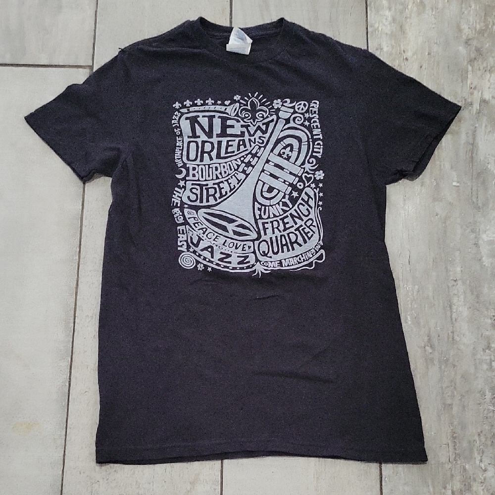 Delta Black Short Sleeve T-Shirt with White New Orleans Graphic